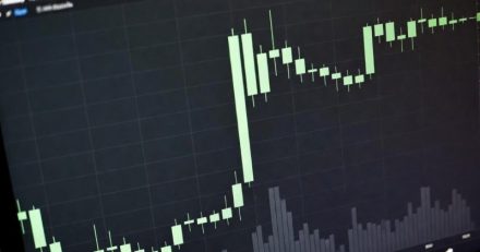 Bitcoin sees dual 7% intraday surges, sparking heightened volatility